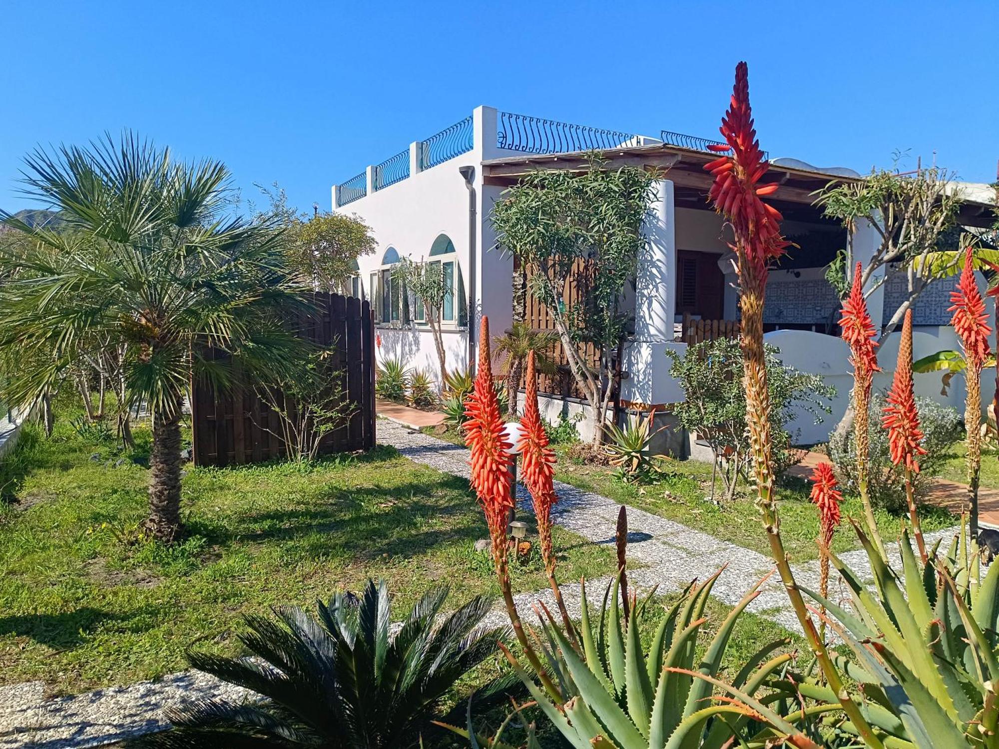 Holiday home Garden & Sea *